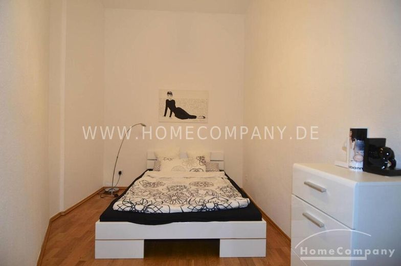 Top 2-Zimmerwohnung in der Kastanienallee, Berlin-Mitte, möbliert – 9a394596d8efe37a7548e634a2000995e0d49b92.jpg