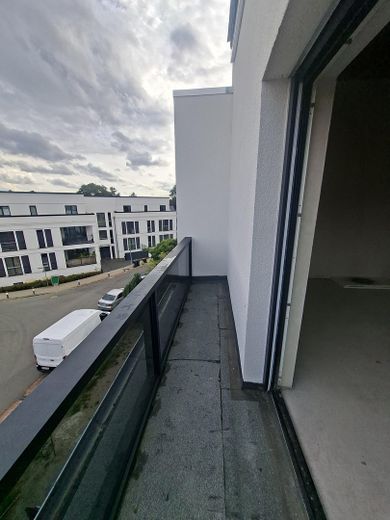 Exklusives Penthouse mit dem Aufzug von der Tiefgarage bis in die Wohnung – Penthouse Wohnung Balkon