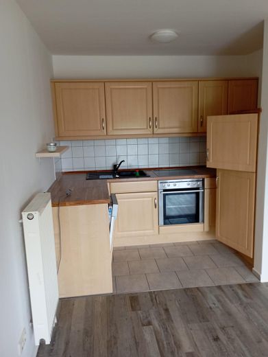 Komplett neu renovierte 2-Zimmer Wohnung im 1.OG mit Balkon – Küche