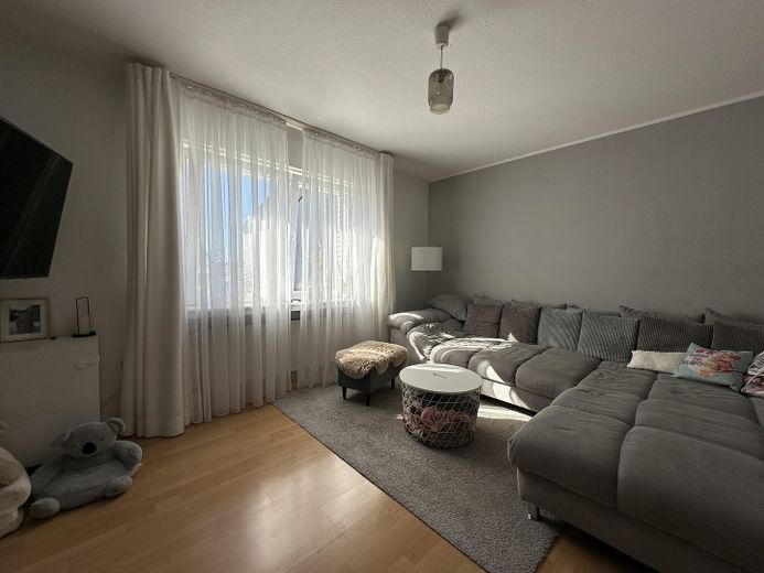 ZENTRUMSNAH! EG Wohnung ETW in saniertem MFH – Wohnbereich