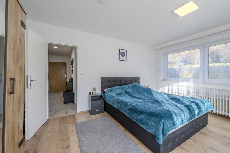 Sanierte 3-Zimmer-Wohnung mit großem Balkon & Einbauküche in Oberstenfeld – Schlafen