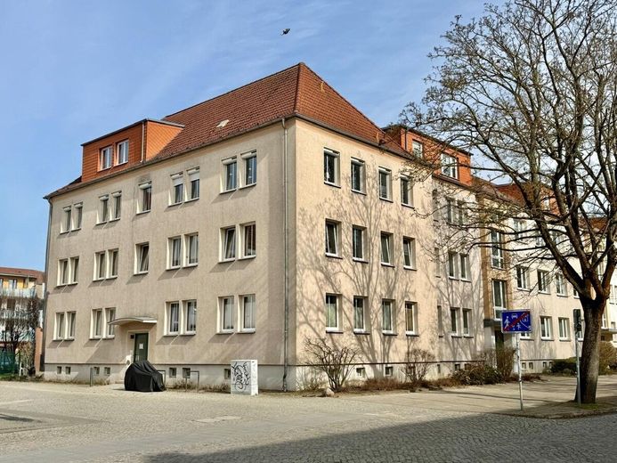 HORN IMMOBILIEN++RESERVIERT! Neubrandenburg Zentrum, helle 3-Raum Eigentumswohnung, EBK, Keller &amp; Parkfläche – Nutzen Sie Ihre Chance!