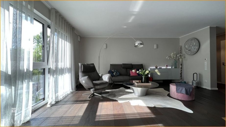 Willkommen zuhause: Attraktive 3-Zimmer-Wohnung in München-Solln mit Wohlfühlgarantie! – Wohnzimmer
