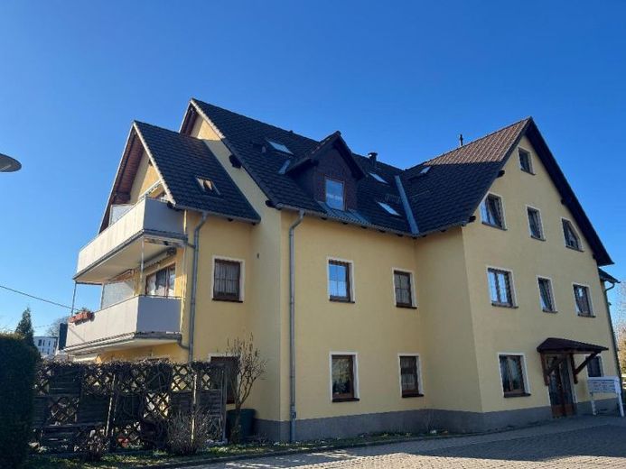 APPARTAMENTO DI PROPRIETÀ: spazio abitativo inondato di luce con comfort: privo di barriere architettoniche (ascensore) e posizione tranquilla con balcone e cucina arredata e garage sotterraneo – Foto 1