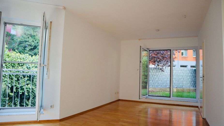 Mieszkanie dwupoziomowe z 3 pokojami i ogrodem, spokojna i centralna lokalizacja w Niederradzie – Wohnzimmer1