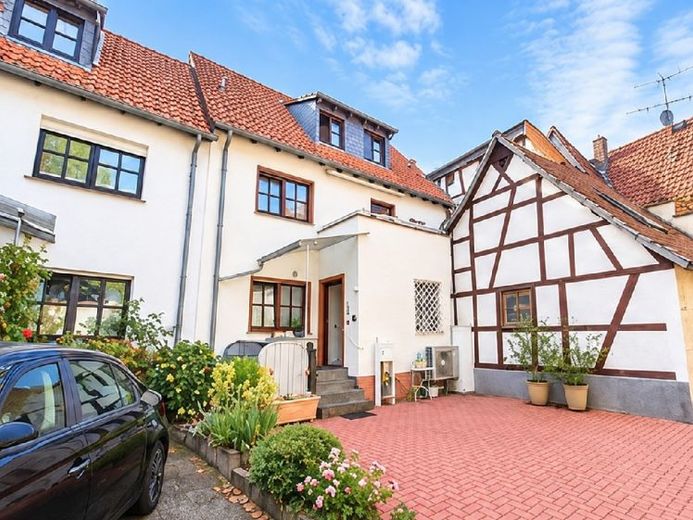 albero:) Living where history is at home  charming townhouse in the heart of Seligenstadt – Photo 1