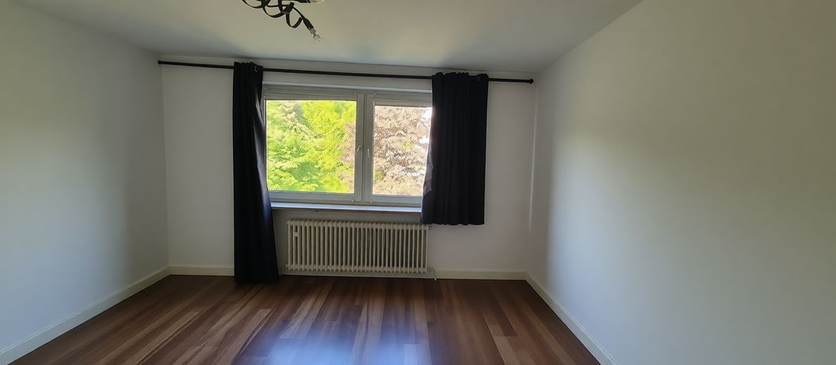 Appartamento di 2 locali con loggia e bagno con luce naturale | libero da settembre 2026 – Schlafzimmer