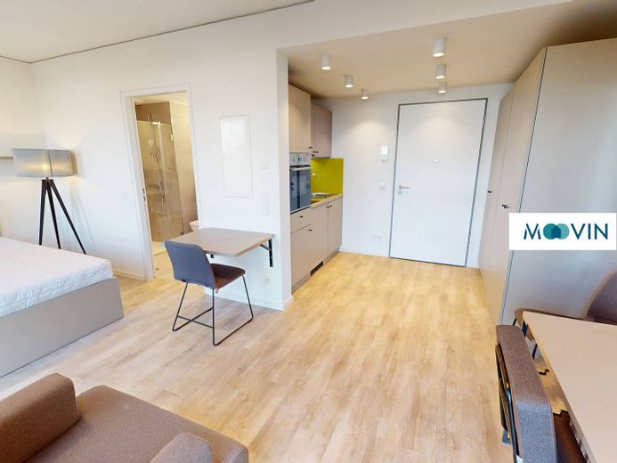 Möbliertes Smart-Apartment mit EBK, ALL-IN-MIETE, UVM. bei URBAN BASE – Ansicht II: Wohnbereich
