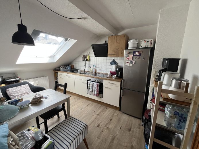 2.5-room attic apartment with large balcony & view of the greenery in Bochum-Harpen – Küche