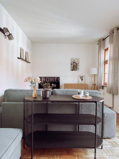 27204140 HomeCompany Dresden सुसज्जित/Furnished बालकनी सहित Pirna में 3-कमरों वाला अपार्टमेंट, अधिकतम 3 व्यक्ति – efc3b2073bf9b541143083ba4bf09adef92ce178.jpg