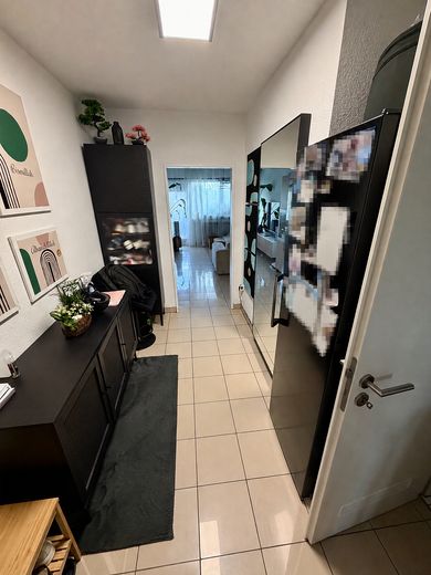 Gut geschnittene 2-Zimmer-Wohnung mit Balkon & Einbauküche in zentraler Lage von Pulheim – Flur