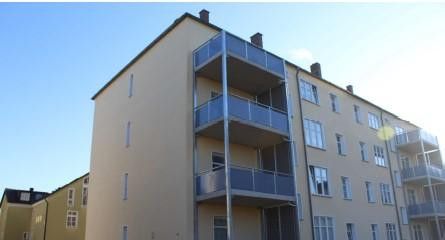 Großzügige 4-Zimmer-Wohnung mit Balkon, Loggia und offenem Wohnbereich in Zwickau – Gebäude