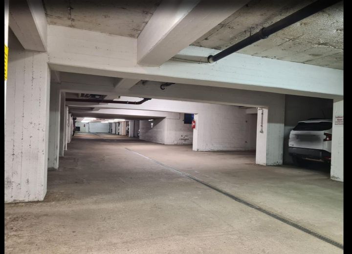 3 Zimmer plus separatem Büroraum - Naturschutzgebiet plus 1A Infrastruktur – Tiefgarage mit Einzelplatz re.