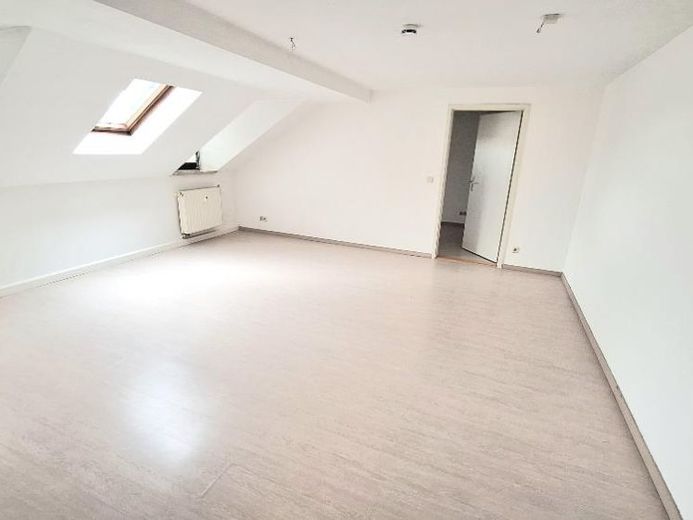 Prima 3-Raum-DG-Whg. m. neuer EBK nahe Zentrum – Foto 1
