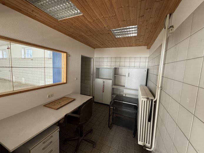 Robuste Industriehalle für Lager, Produktion, Gewerbe – Büro 2