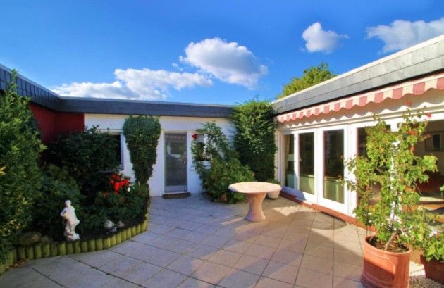Atrium Bungalow alles auf einer Ebene in Schenefeld Dorf direkt am Klövensteen Forst – Atrium
