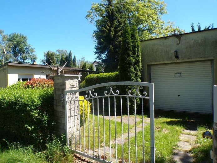 Natur. Ruhe. Bungalow auf Eckgrundstück mit unverbaubarem Ausblick – provisionsfrei! – 02_Garage