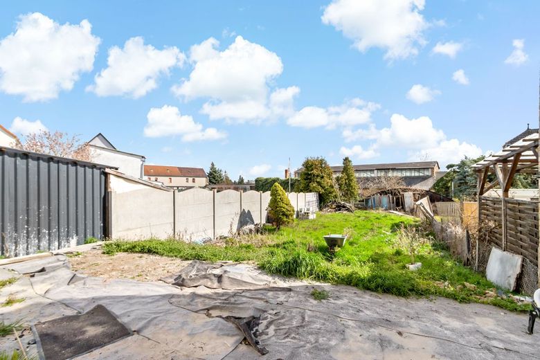 Bezugsfertiges Reihenmittelhaus in Erdeborn! – Garten