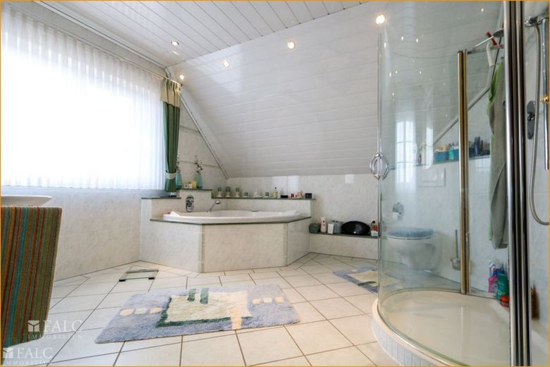 Wohntraum in ruhiger Lage – Badezimmer OG