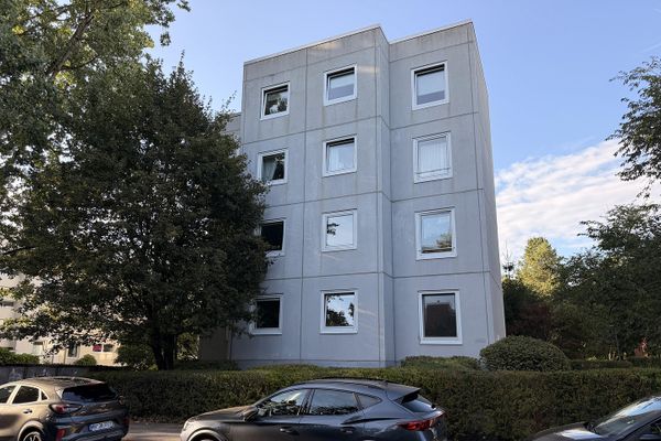 Beaucoup d’espace pour vos idées : 4 pièces avec loggia exposée ouest – sans commission à Hummelsbüttel