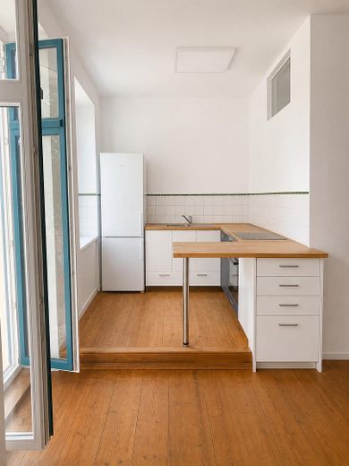 Encantador piso antiguo de 3 habitaciones – Küche