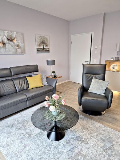 Barrier-free 2-room apartment with service living, elevator & balcony – new build 2024, A+, commission-free – Photo 3