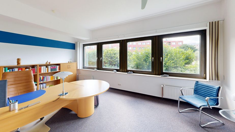 Großzügige Büroeinheit mit Umwandlungsoption in eine ETW in Bergedorf – Büro