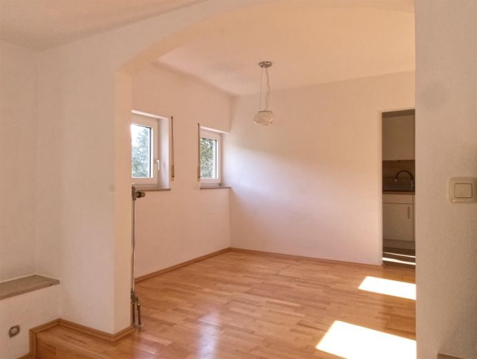 Provisionsfreie 3,5-Zimmer-Terrassenwohnung mit Einbauküche & Ausblick ins Grüne | Muggendorf – Esszimmer