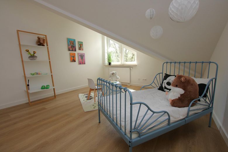 Klimatisierte 3-Zimmer-Wohnung mit 2 Balkonen – frisch saniert, sofort bezugsfrei, provisionsfrei – Kind / Büro