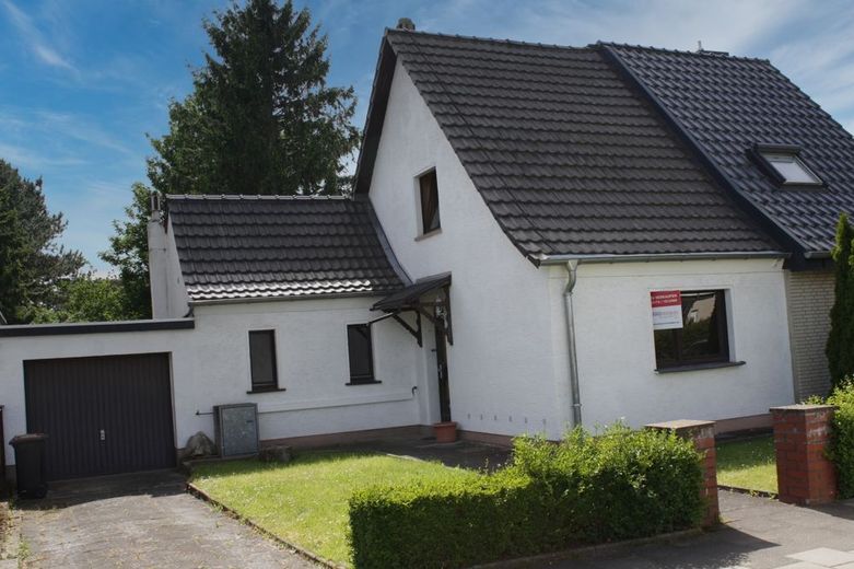 *****Ein echtes Juwel! sucht neuen Hausherrn***** – Außen