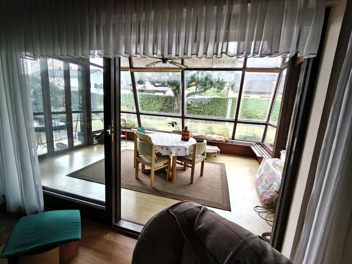 Maison mitoyenne bien entretenue en emplacement central – Wohnzimmer zu Wintergarten
