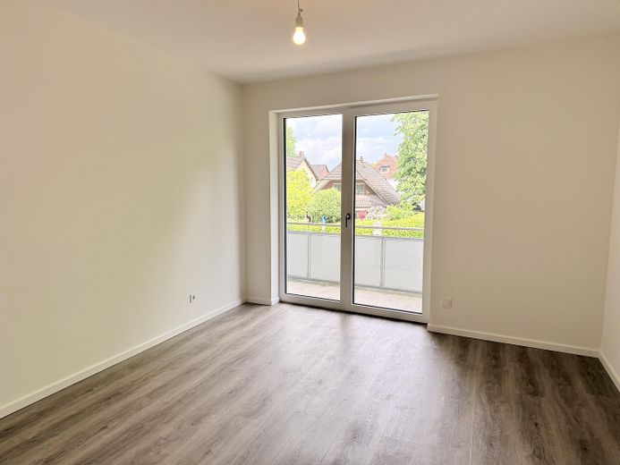 Stadtnah & naturnah: moderne, energieeffiziente 2-Zimmer-Neubauwohnung nahe Hamburg mit Smart Home – Schlafzimmer