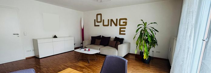 Appartamento di 3 locali al 1° piano a Ingolstadt-Nordwest - posto auto in garage sotterraneo incluso - senza provvigione – Wohnen-Kochen-Essen