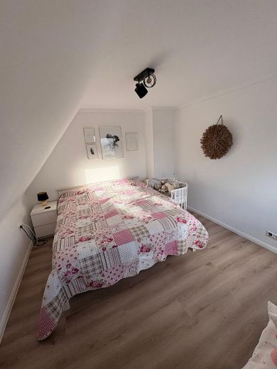 #Maison individuelle ou bifamiliale de 160 m² + potentiel de construction supplémentaire – Schlafzimmer OG