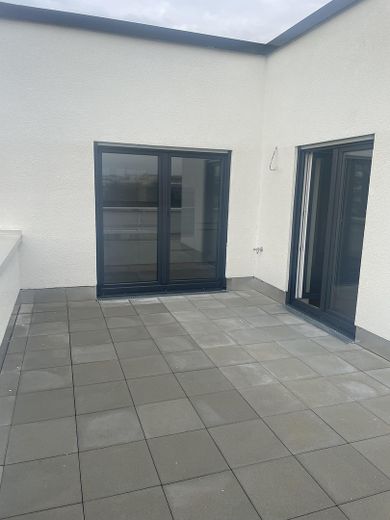 Neubau - Penthouse -  Fahrstuhl - Barrierefrei - TG-Stellplätze – Große Terasse