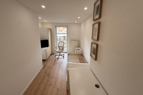 Neue 3er WG | Erstbezug nach Sanierung | Große Zimmer | 1 Zimmer mit eigener Dachterrasse🌿