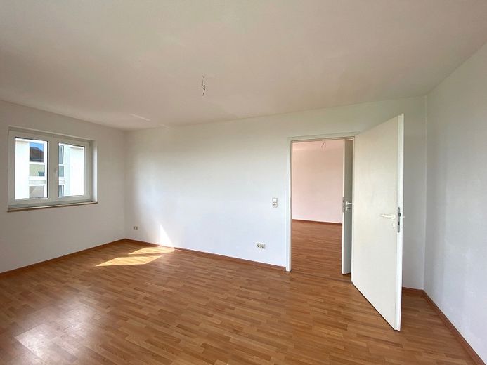 Frankenberg/Dittersbach में उज्ज्वल और आकर्षक 2-कमरों वाला अपार्टमेंट – Wohnzimmer / Esszimmer