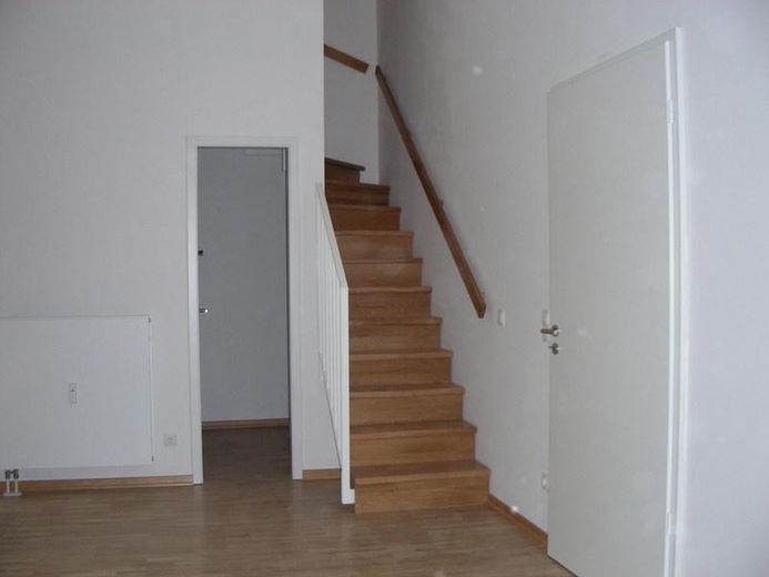 3 Zimmer Maisonette Wohnung, kernsaniertes Denkmal in Potsdam Nauener Vorstadt – Treppe
