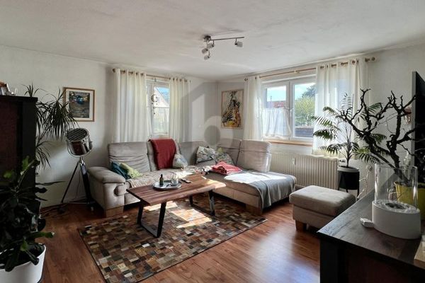 EINLADENDES ZUHAUSE ZUM WOHLFÜHLEN