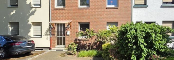 Gepflegtes Reihenmittelhaus mit Garten, Terrassenüberdachung und Stellplatz in Viersen-Dülken