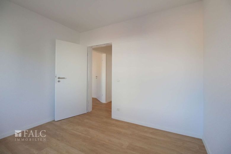 Sanierte Wohnung mit großem Wohnzimmer! – Schlafzimmer II