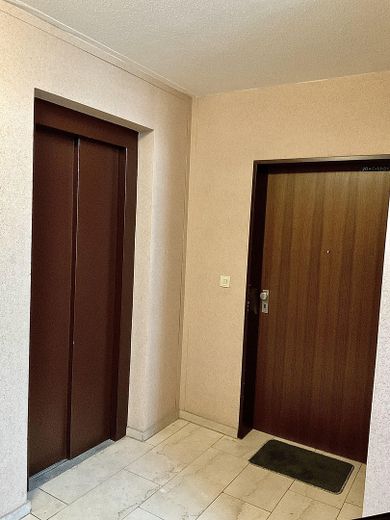 3-कमरों का अपार्टमेंट, केंद्रीय स्थान / Stadtbergen – Treppenhaus