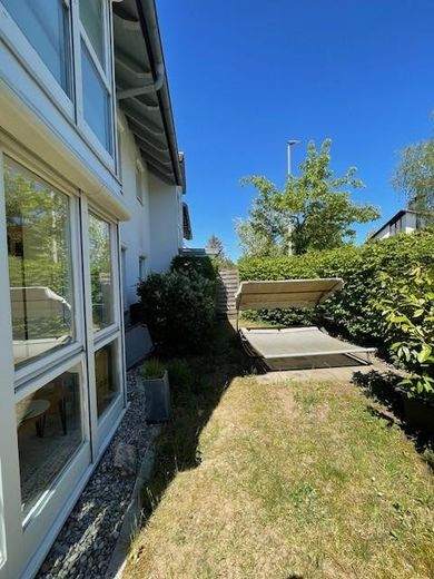 Kompakte Wohlfühlwohnung mit sonnigem Garten (ca. 90 m²) in Untermenzing – Garten