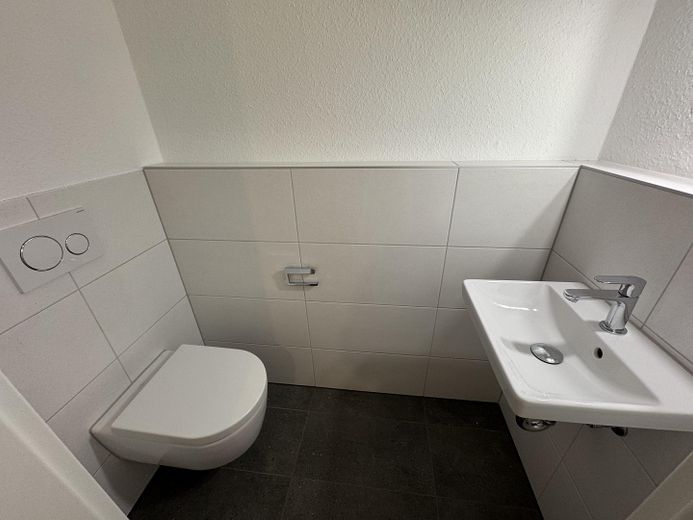 Wijk aan de Wiener Platz Feuerbach - 4-kamernieuwbouwappartement met keuken, lift, terras, ondergrondse parkeerplaats – Gäste WC