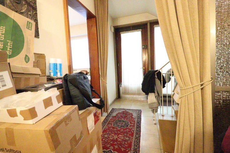 WRS Immobilien - käuferprovisionsfrei - Wiesbaden-Bierstadt - Villa in ruhiger bevorzugter Wohnlage – Eingangsbereich