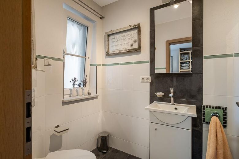 Modernes Gäste-Duschbad