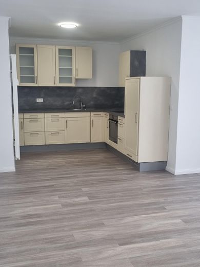2 Zimmer Wohnung inklusive Einbauküche und Waschmaschine. – Foto 4