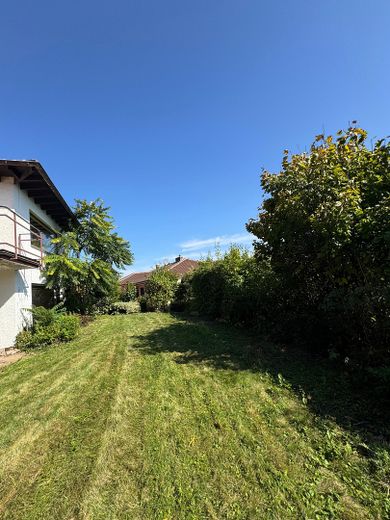 Großzügiges Einfamilienhaus mit Fernblick – Garten