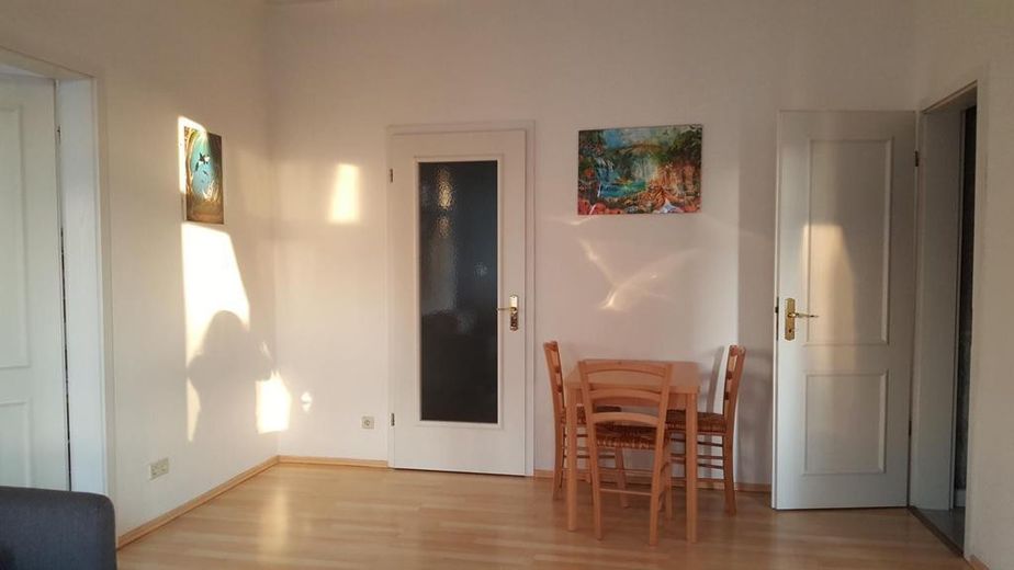 Großzügige 2-Zimmer-Altbauwohnung mit EBK in Schloßchemnitz – nur 428 € warm | sofort frei“ – Wohn/Essbereich