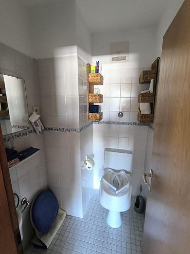 Große Eigentumswohnung mit großer Terrasse zu verkaufen – Gäste WC